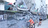 Không gian nghệ thuật Phúc Tân, bích hoạ Phùng Hưng bị bôi bẩn
