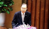 Tổng Thư ký LHQ Ban Ki-moon phát biểu tại Quốc hội chiều 23/5. Ảnh chụp qua màn hình. 