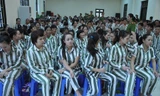 Các phạm nhân được đặc xá tại Trại giam Thanh Xuân. Ảnh: Tuấn Nguyễn