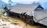 Hà Giang mưa sầm sập từ đêm tới sáng, bùn đất vùi lấp nhà dân