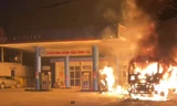 Xe bồn bốc cháy dữ dội trong cây xăng, 3 người bị bỏng