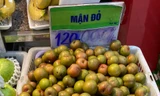 Đi chợ ngày mùng 1, 'choáng' với giá mận đầu mùa đắt đỏ 
