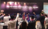 Vụ Apec: Kỳ quặc màn đeo khăn tím tuyên bố ‘gồng lãi’ và lùm xùm trong giới lãnh đạo