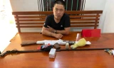 Bắt người đàn ông chuyên chế tạo súng kíp, vào rừng sâu giao dịch