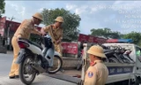 CSGT chặn bắt nhóm ‘tổ lái’ đi xe máy không biển số vào cao tốc