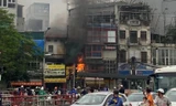 Hà Nội: Một ngôi nhà trên phố Xã Đàn bốc cháy dữ dội đúng giờ cao điểm 