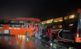 Liên tiếp xảy ra tai nạn xe khách trên cao tốc Nội Bài - Lào Cai, 2 tài xế thương vong