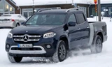 Đầu xe Mercedes-Benz X-Class mới có thiết kế mặt ca-lăng quen thuộc.