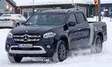 Đầu xe Mercedes-Benz X-Class mới có thiết kế mặt ca-lăng quen thuộc.