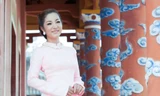 Ngỡ ngàng vẻ xinh đẹp của danh hài Thúy Nga với áo dài