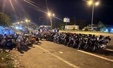 52 đối tượng bị Công an TP. Cần Thơ bắt giữ khi đang có hành vi đua xe và cổ vũ đua xe trái phép. Ảnh Nhật Huy