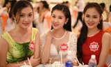 Thí sinh Hoa hậu phía Nam rạng rỡ dự tiệc 