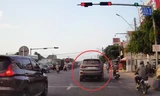 Lái xe vượt đèn đỏ bị người dân quay clip, tài xế bị phạt 19 triệu đồng