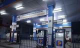 Doanh nghiệp xăng dầu khó khăn khiến một số cây xăng phải ngưng bán vì hết hàng. 