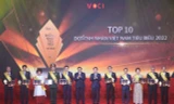 Thủ tướng Phạm Minh Chính cùng Top 10 doanh nhân tiêu biểu 2022. ảnh VGP