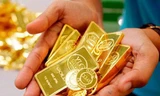 Giá vàng thế giới sát mốc 1.900 USD/ounce, vàng trong nước đứng im. Ảnh minh hoạ 