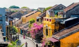 Thu phí tham quan Hội An: Đừng để du khách đứng ngoài nhìn vào trong phố cổ!
