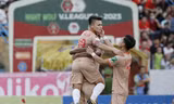 CAHN thắng dễ Viettel 3-0 để chạm tay vào cúp vô địch V-League. (ảnh L.T)
