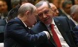 Tổng thống Nga Vladimir Putin (trái) và Tổng thống Thổ Nhĩ Kỳ Tayyip Erdogan