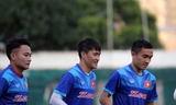 Công Vinh (giữa) rất nổi tiếng trong khu vực Đông Nam Á.