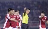Trọng tài tiếp tục gây tranh cãi ở V-League 2020. (ảnh Hữu Phạm)