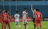 Công tác trọng tài dưới thời tân Trưởng ban Trọng tài VFF Dương Văn Hiền chưa được cải thiện. Ảnh: Bongdaplus