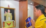 HLV Kiatisak Senamuang tưởng nhớ nhà vua Bhumibol Adulyadej