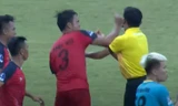 Trung vệ Ngô Anh Vũ đối diện án phạt nặng vì hành vi đấm vào mặt trọng tài. 