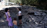 Cảnh đổ nát ở Donetsk sau một vụ không kích của quân chính phủ Ukraine