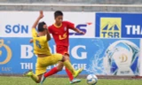 Viettel (phải) giành quyền vào Chung kết U15 Quốc gia-Cúp Thái Sơn Bắc 2017 nhờ chiến thuật hợp lý.