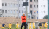 HLV Park Hang Seo muốn V-League tạo cơ hội cho cầu thủ trẻ để giải quyết cuộc khủng hoảng thiếu tiền đạo giỏi ở tuyển Việt Nam.