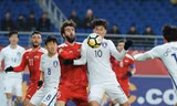 U23 Syria (áo đỏ) ở trận đấu với Hàn Quốc