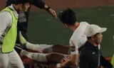 Hoàng Đức may mắn không gặp chấn thương nặng sau tình huống vào bóng nguy hiểm của Văn Toản. 