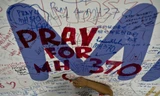 Thân nhân hành khách MH370 yêu cầu bằng chứng xác đáng