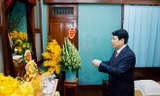 Chủ tịch nước Lương Cường dâng hương tưởng niệm Chủ tịch Hồ Chí Minh