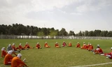 Đội tuyển bóng đá nữ quốc gia Iran đang tập luyện.