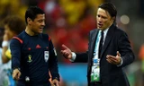 Niko Kovac không hài lòng với các quyết định của trọng tài.