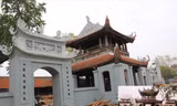 Tam quan mới (ảnh lớn) và Tam quan cũ (ảnh nhỏ) của di tích quốc gia chùa Đậu. Ảnh: Lộc Liên 