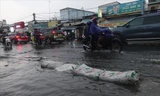 TPHCM mưa lớn là ngập, mới 'xóa' ngập 5/18 tuyến đường