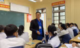 Thầy giáo trẻ Đỗ Văn Đàm (trường THPT Mộc Hạ) tích cực truyền cảm hứng tới học sinh miền núi về tinh thần học tập, khởi nghiệp
