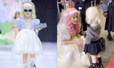 Cô bé bạch tạng gây sốt với câu chuyện vượt qua mặc cảm nhờ đi lễ hội cosplay