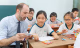 Món quà 20/11 đầy ý nghĩa của thầy trò tỉnh Vĩnh Long: Được tặng hơn 3000 cuốn sách