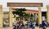 Vụ cô giáo quỳ gối: Hiệu trưởng viết gì trong bản tường trình?