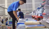 Ngày hội tặng sách và giáo trình cho tân sinh viên