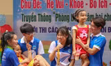 Chiến sĩ “Mùa Hè Xanh” trường ĐH Sài Gòn hưởng ứng Ngày hoạt động cao điểm 