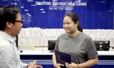 Trường ĐH Văn Lang trao học bổng 100% cho cô học trò nghèo