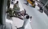 Ném mắm tôm, tạt sơn đòi nợ kiểu ‘khủng bố’ ở Sài Gòn