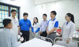Tuổi trẻ ngành y giúp người dân TT-Huế khắc phục hậu quả lũ lụt