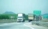 Xe chở hàng nặng không đạt tốc độ tối thiểu không đi lên cao tốc qua TT-Huế