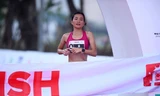Kỷ lục gia Nguyễn Thị Oanh 'săn vàng' tại giải chạy Báo Hànộimới